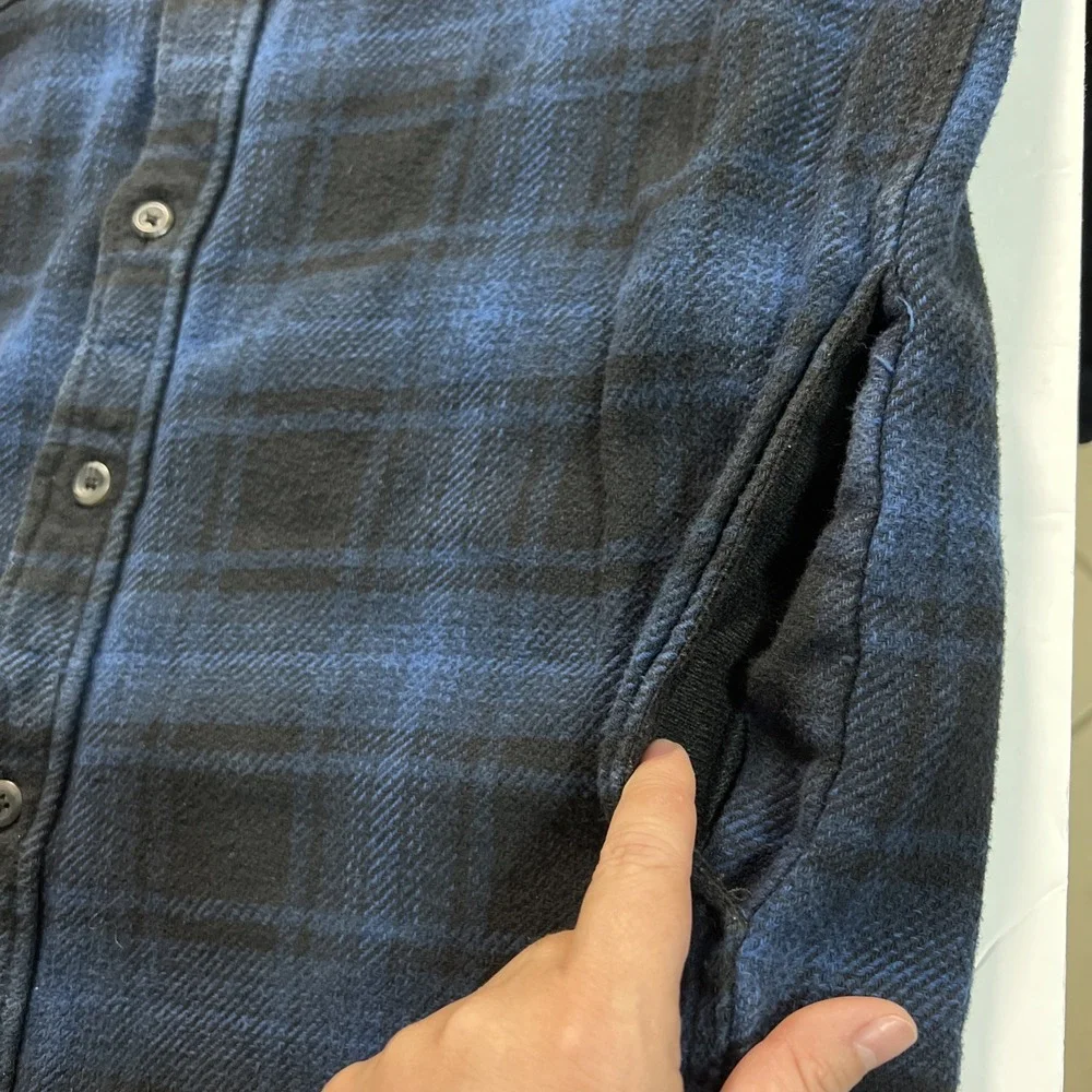 Orvis Men's Big‎ Bear Blue Black Plaid Heavy Flannel Button Down Size Medium - Picture 8 of 9